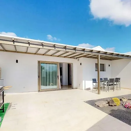 Villa Puerto Del Carmen Sleeps 6 Pool Air Con Wifi *