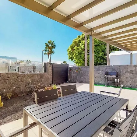 Villa Puerto Del Carmen Sleeps 6 Pool Air Con Wifi *